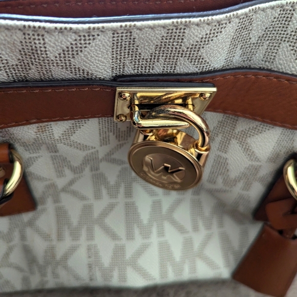 Michael Kors Hamilton handbag - Picture 3 of 8